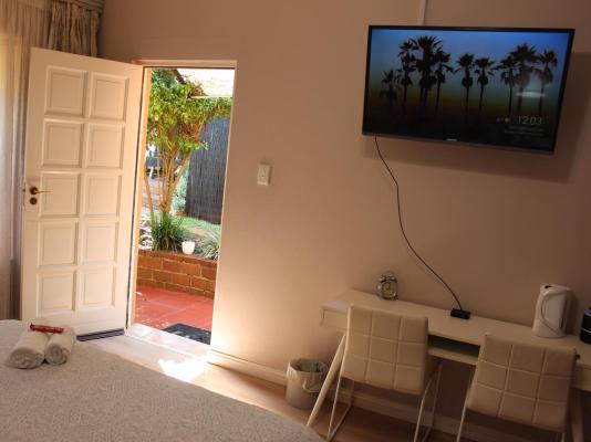 Room image 5