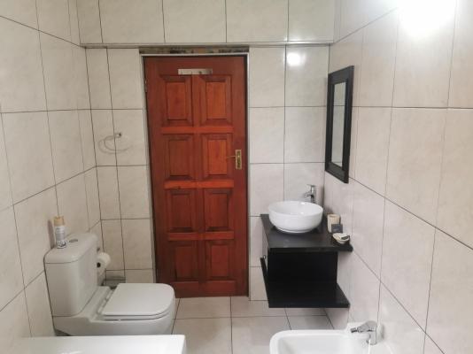 Room image 5