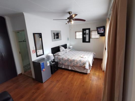 Room image 1