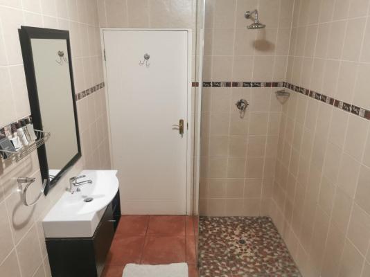 Room image 2