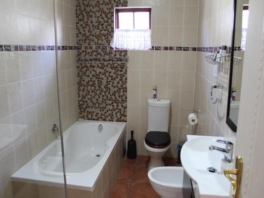 Room image 3