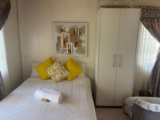 Room image 1