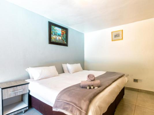 Room image 6