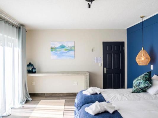Room image 4