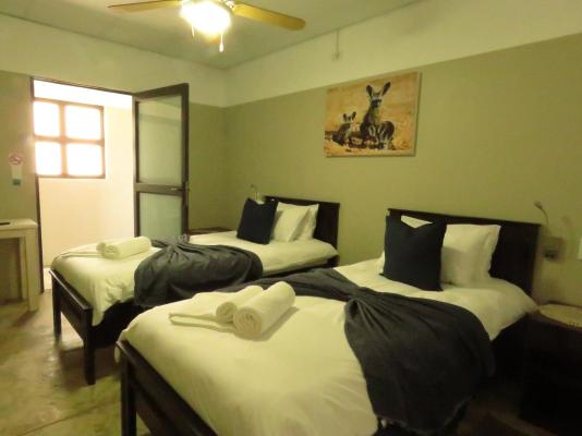 Room image 3