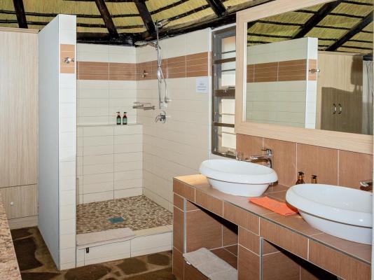 Room image 3