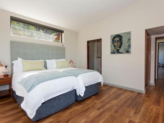 Room image 1