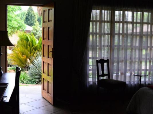 Room image 2