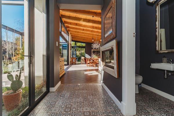 Acorn Guest House - 233976