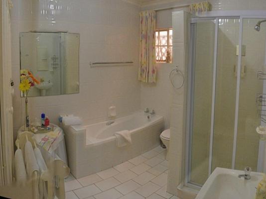 Room image 3