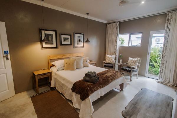 Room image 3