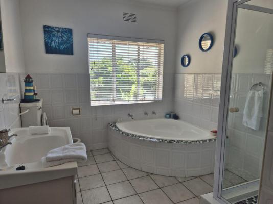 Afton Safari Lodge Cape Town - 234500