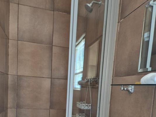 Room image 3