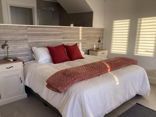Room image 11