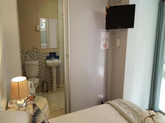 Room image 10