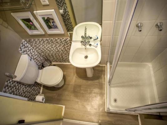 Room image 37
