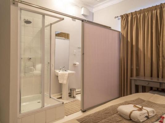 Room image 40