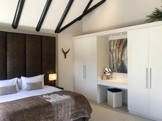 Room image 7
