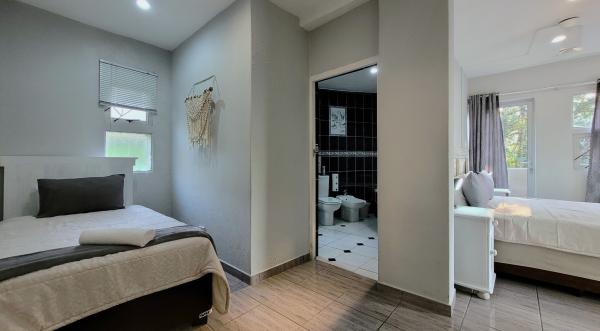 Room image 13