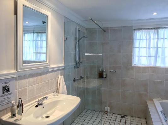 Room image 2