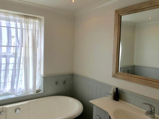 Room image 13