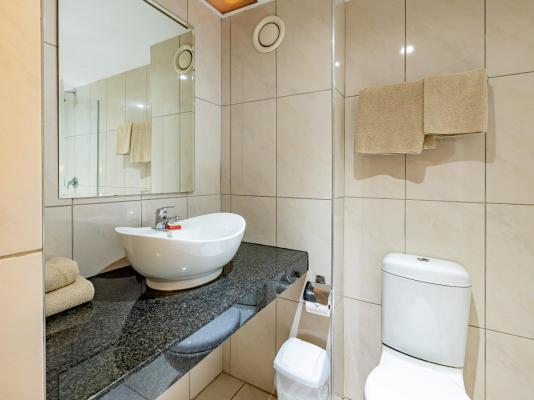 Room image 3