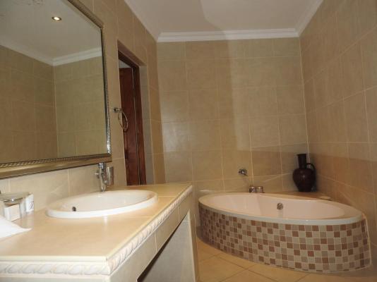 Room image 2