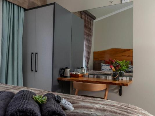 Room image 7