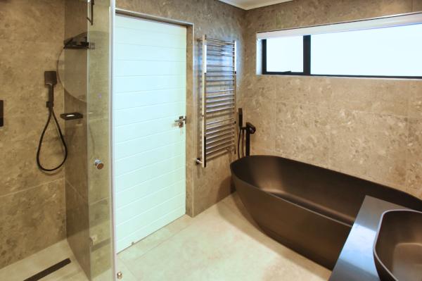 Room image 3
