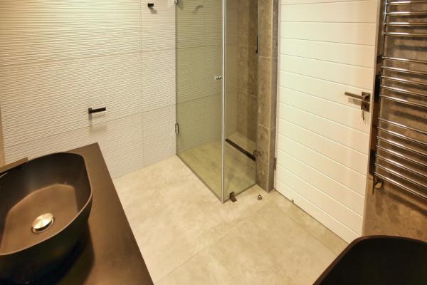 Room image 4