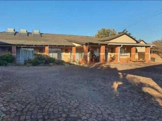 African Elephant Guest House - 237730