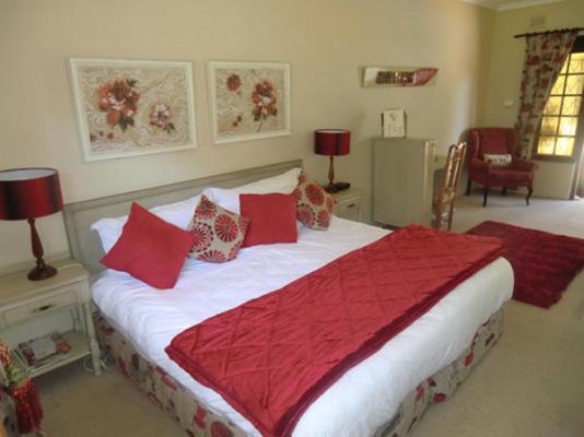 Warrens Guest House - 237905