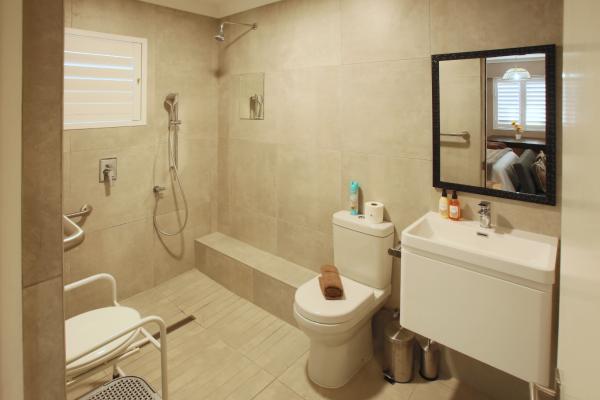 Room image 3