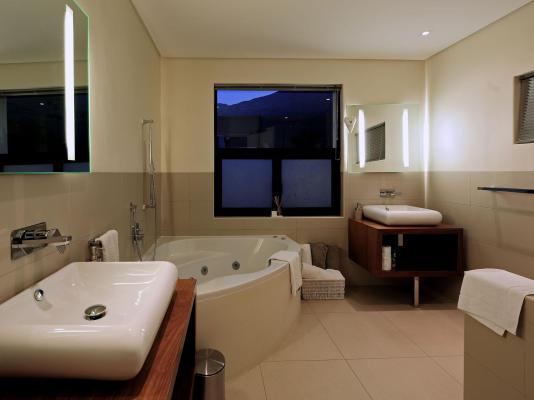 129 on Kloof Nek - 238425