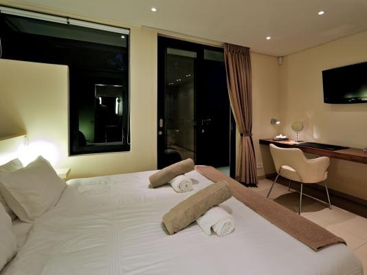 Room image 4