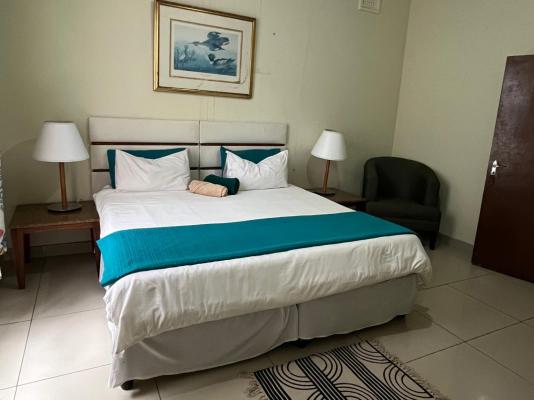 Room image 10