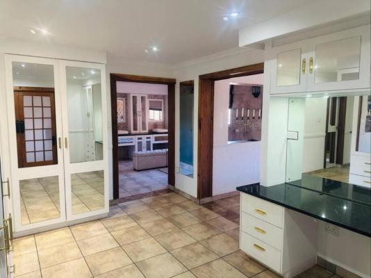 Bishop Manor - 238506