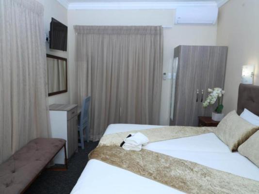 Room image 3