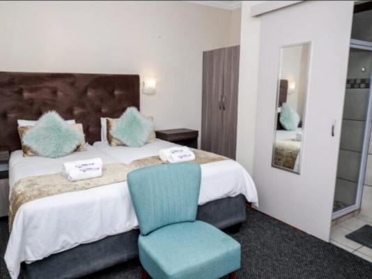 Room image 4