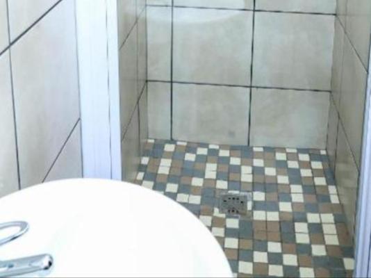Room image 3