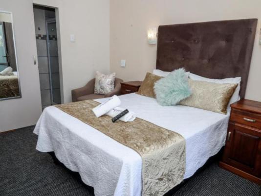 Room image 8