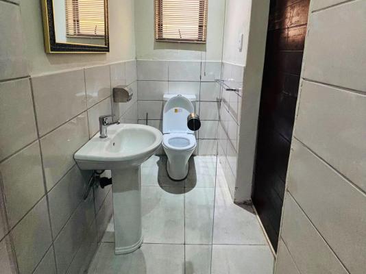 Room image 5