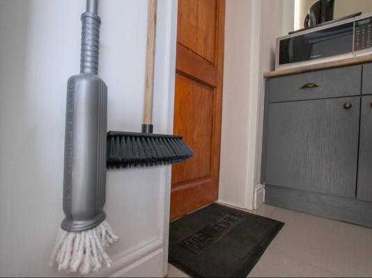 Room image 3