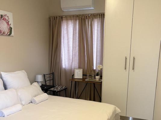 Room image 4