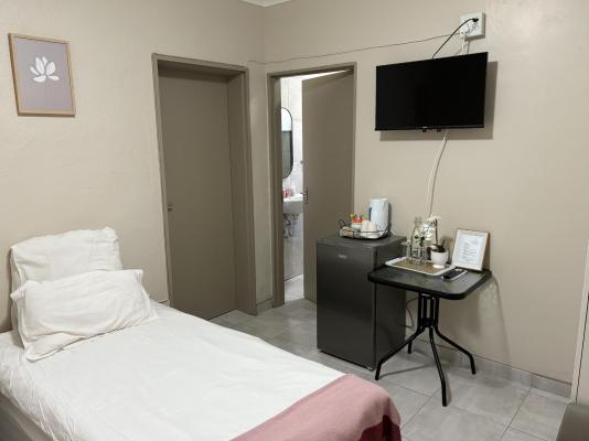 Room image 9