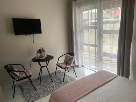 Room image 10