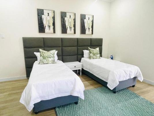 Room image 3