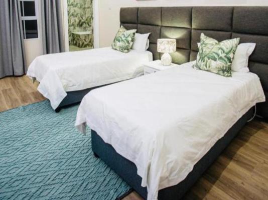 Room image 4