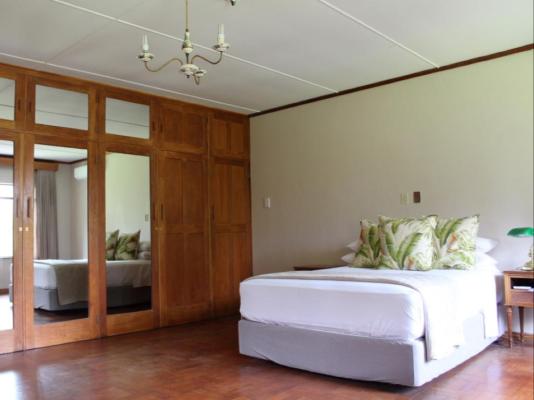 Room image 1