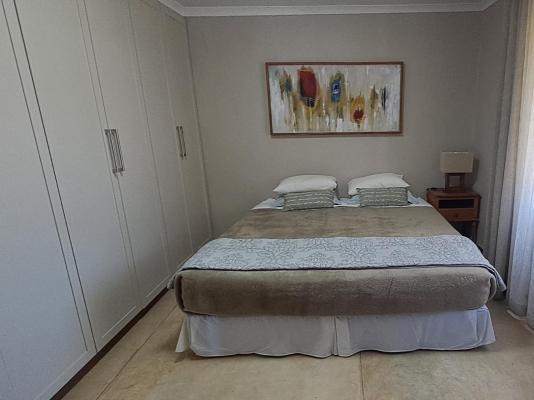 Room image 4